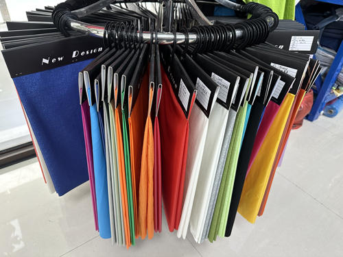 &ldquo;科技、時尚、綠色、高端&rdquo; 鴻岳紡織步入校服、沖鋒衣面料的良性發展軌道