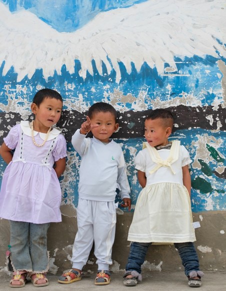 益路攜手 守護(hù)未來(lái) 蘭精纖維向愛(ài)慕公益基金會(huì)捐贈(zèng)愛(ài)心物品