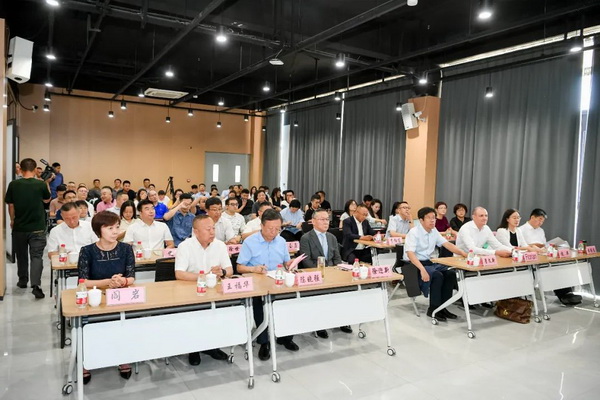 循道追光，致遠(yuǎn)未來&mdash;&mdash;蘭精授牌華源紗線生產(chǎn)全球標(biāo)桿工廠共赴璀璨新征程