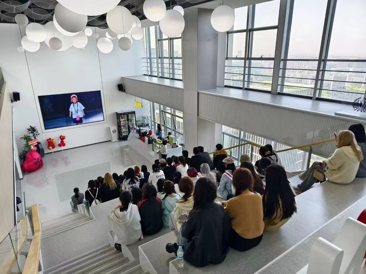 鴻天集團：深化校企合作 共育行業英才