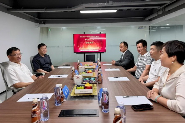 中國紡織品進出口商會曹甲昌會長出席廣交會相關活動并調研企業