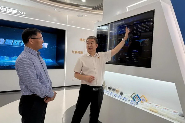 中國紡織品進出口商會曹甲昌會長出席廣交會相關活動并調研企業