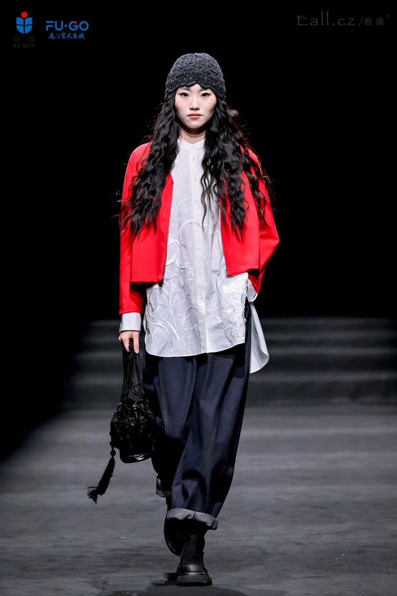 秀展同步即看即訂！虎門服裝品牌2026秋冬發(fā)布訂貨會啟幕