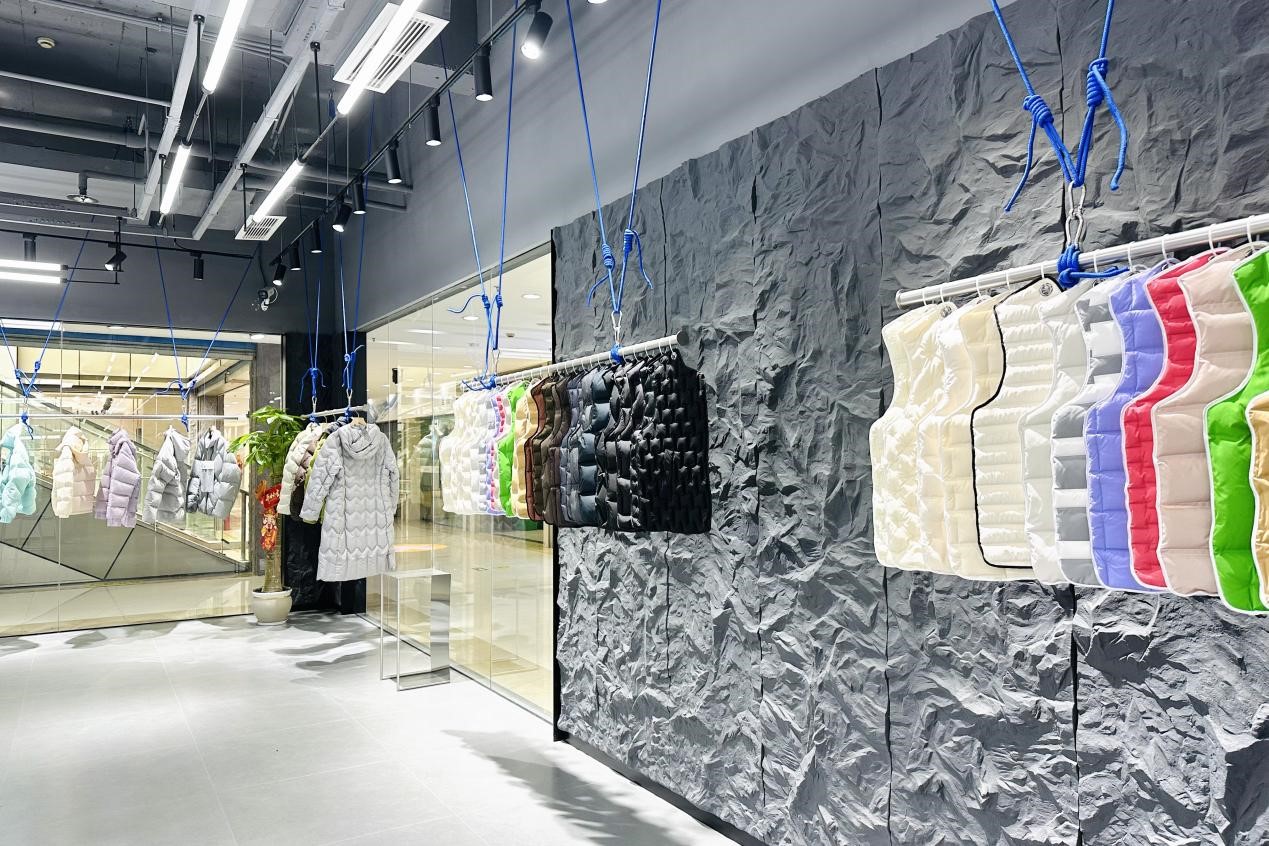 嘉耀紡織&石巖川入駐中國輕紡城：以科技戶外功能面料撬動品牌快反新藍海